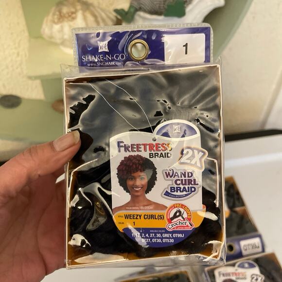 * 4 PACKS * REMEDY CURL - FREETRESS SYNTHETIC 2X WAND CURL - Picture 3 of 6